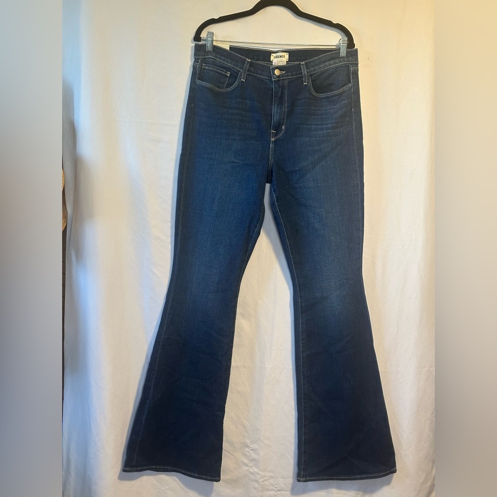 L’AGENCE SIZE 32